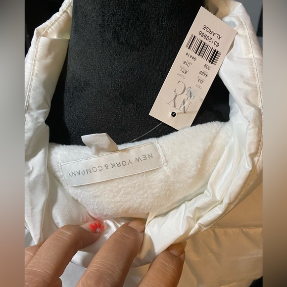 New York & Co brand new w/ tags sleeveless puff. - Picture 5 of 5